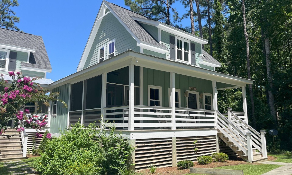 Minnesott Beach Cottage | Creekside - Your family retreat!
