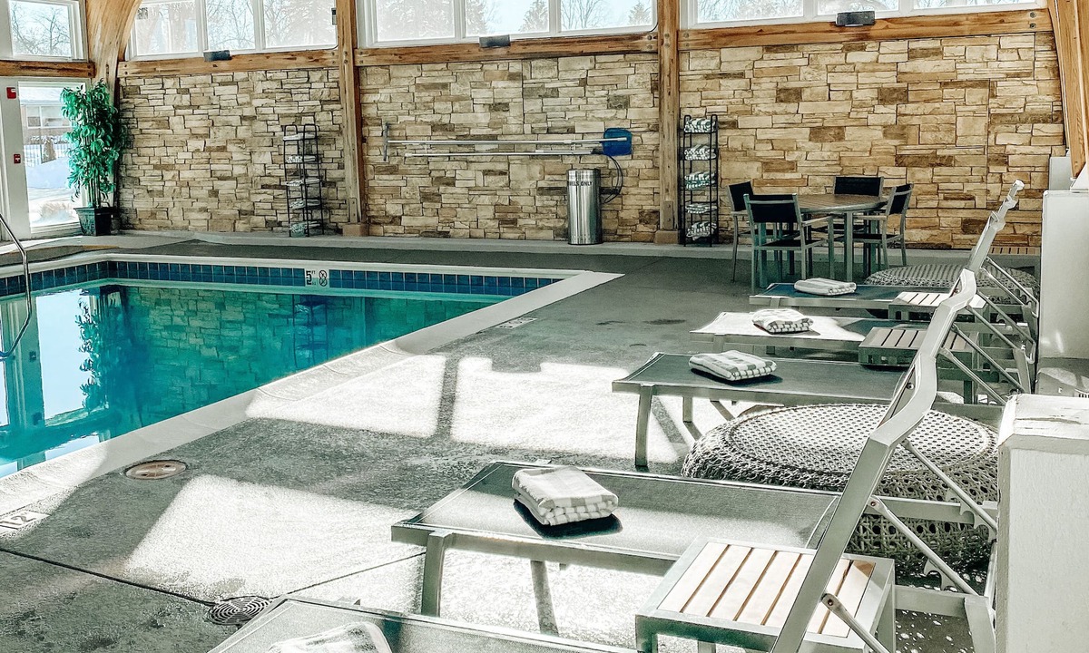 Burr Ridge Hotel | Crowne Plaza Chicago SW - Burr Ridge by IHG