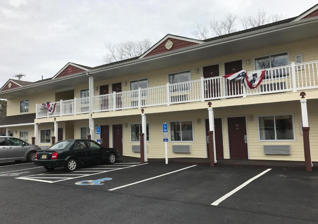 Galloway Hotel | Crystal Inn and Suites