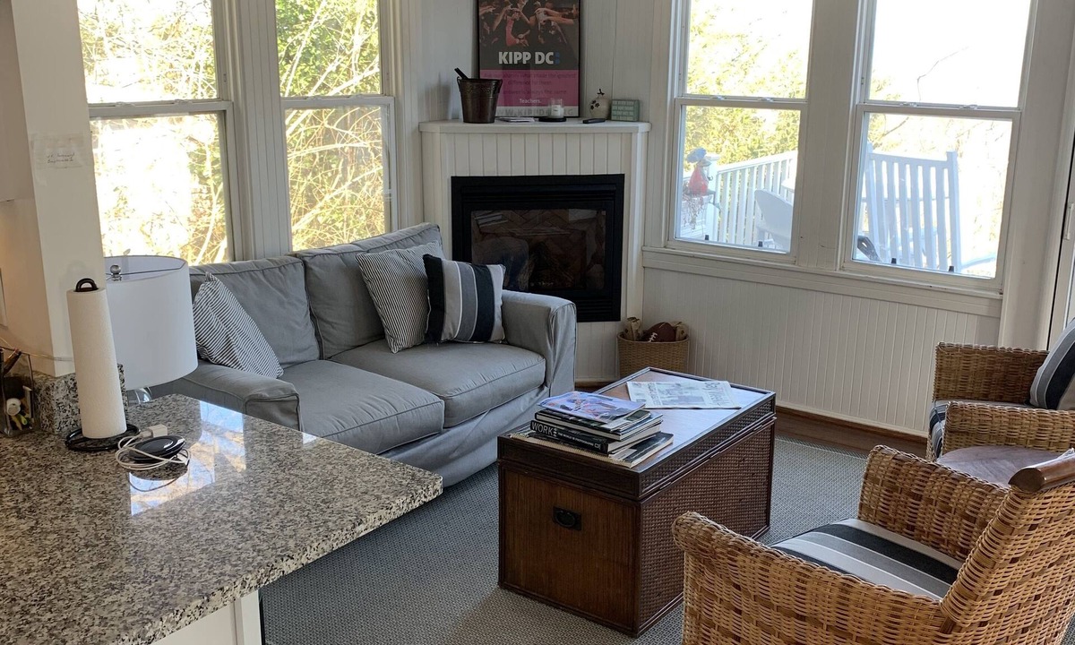 Tracys Landing House | Cute Bay Home/Fantastic View and Sandy Beach