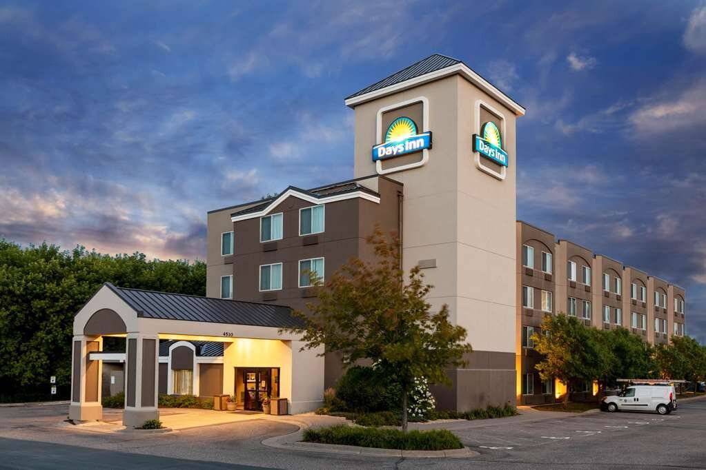 Eagan Hotel | Days Inn by Wyndham Eagan Minnesota Near Mall of America