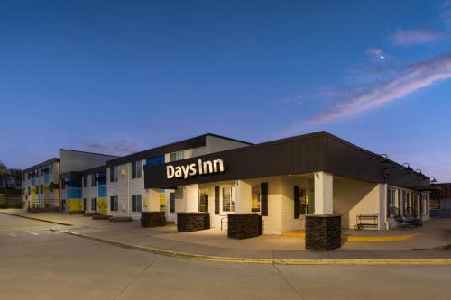 Pierre Hotel | Days Inn by Wyndham Pierre