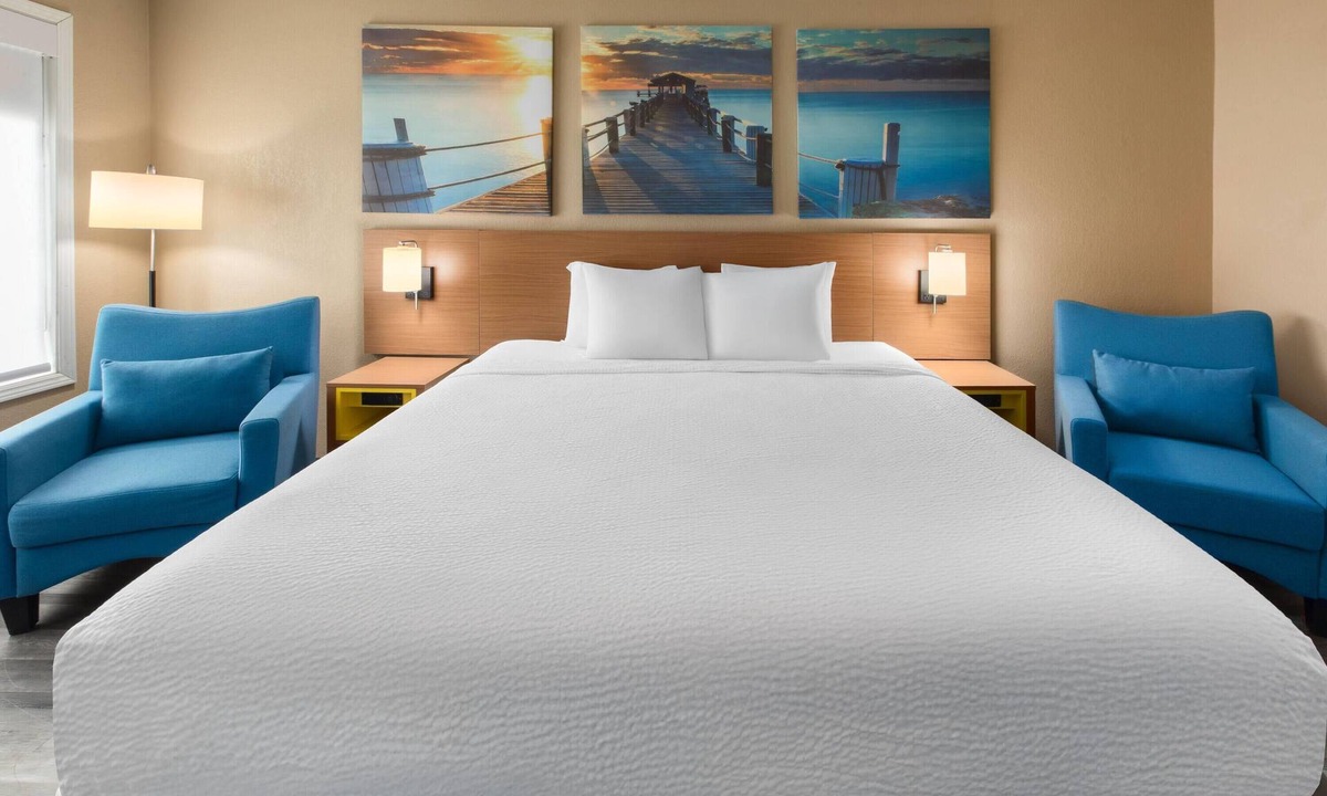Pierre Hotel | Days Inn by Wyndham Pierre