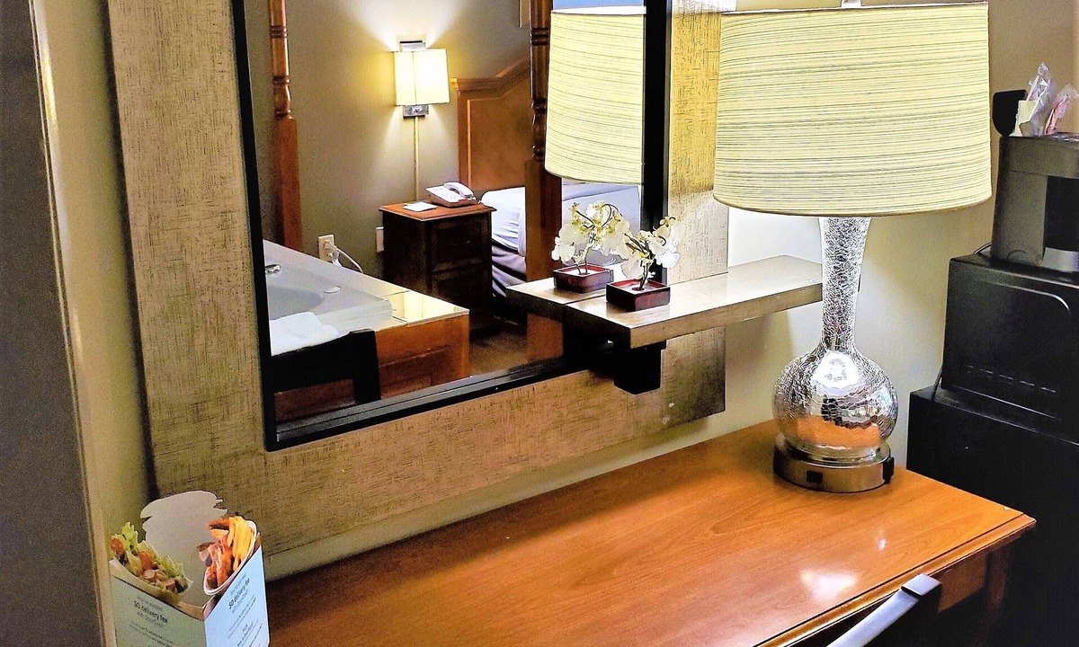 Towson Hotel | Days Inn by Wyndham Towson