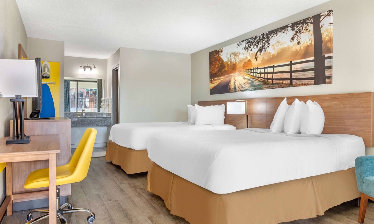 Rocky Mount Hotel | Days Inn & Suites by Wyndham Rocky Mount Golden East