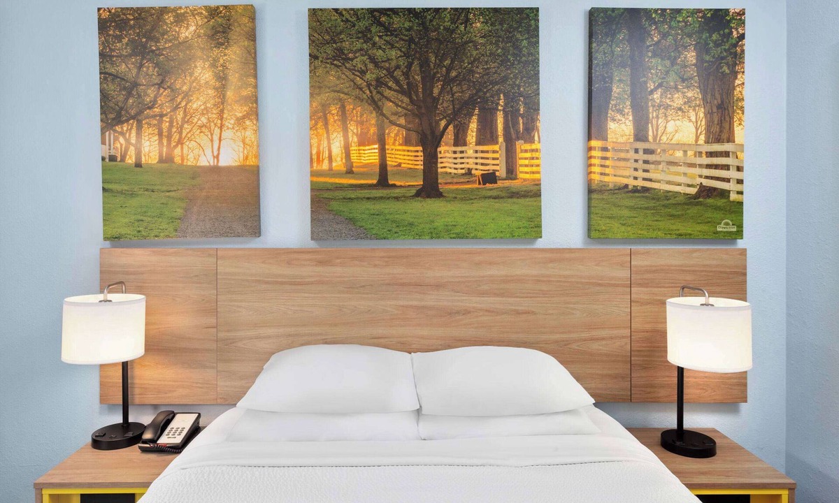 Siler City Hotel | Days Inn & Suites by Wyndham Siler City