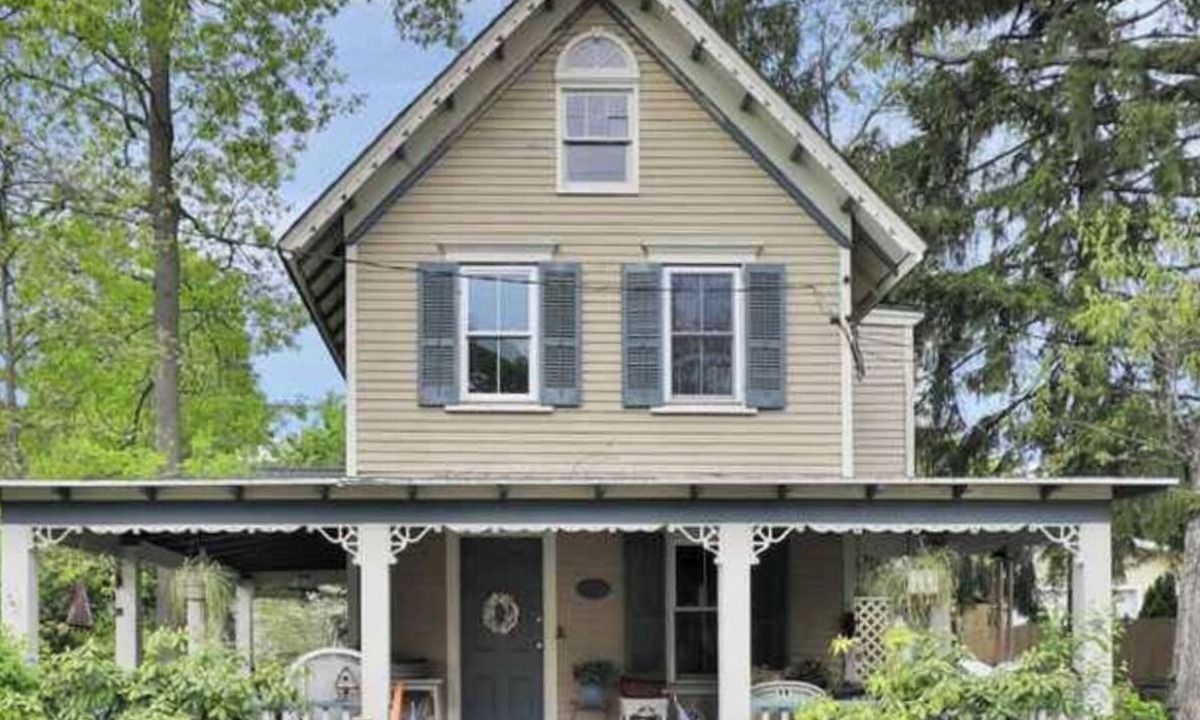 Island Heights House | Delightful Island Heights home -close to the beach and a block to the boardwalk!