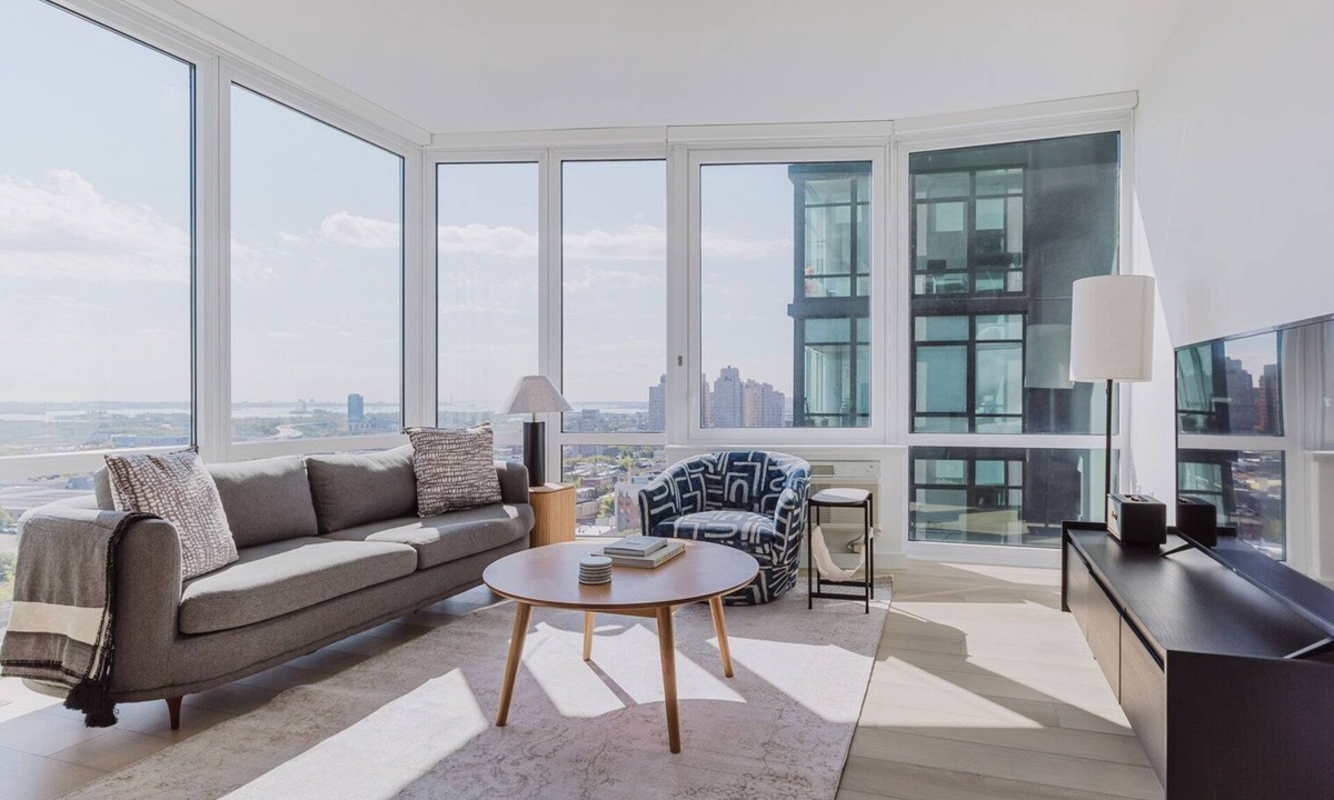 Jersey City Apartment | Delightful Jersey City 2BR w/Doorman, Gym & Rooftop, by Blueground