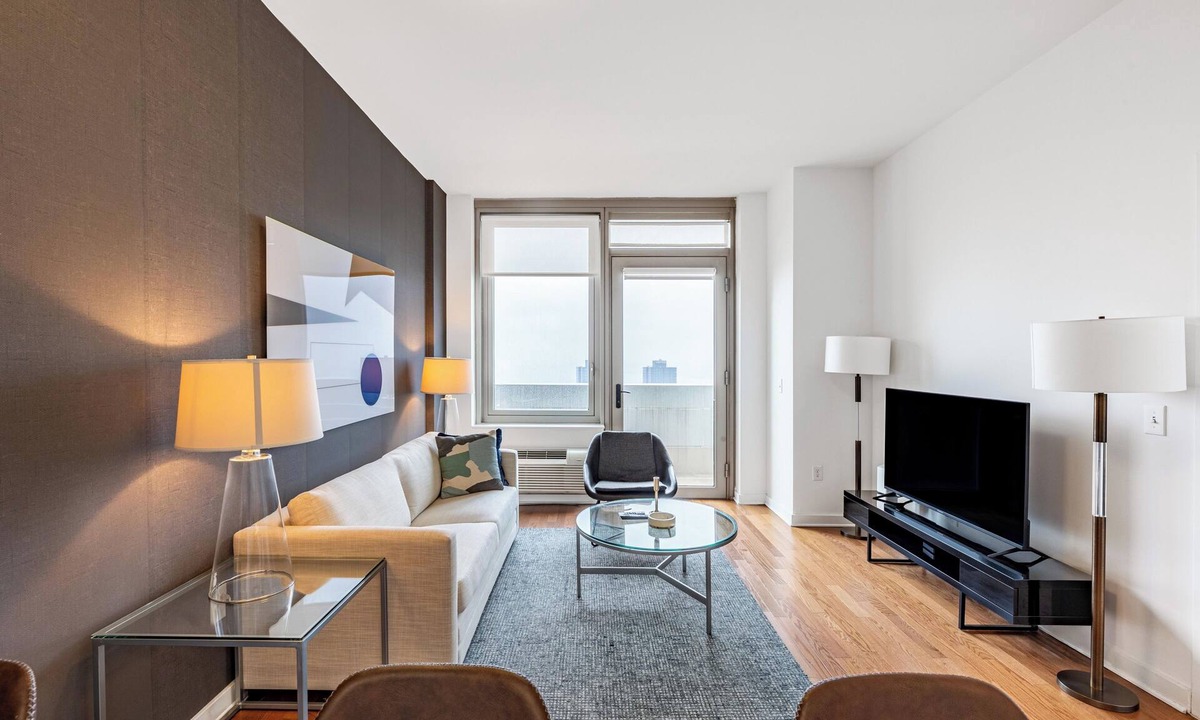 Downtown Jersey City Apartment | Detailed and Spacious One Bed in Jersey City