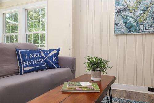 Bahama Apartment | Dog Friendly Lakeside Escape with Hammock and Fire Pit