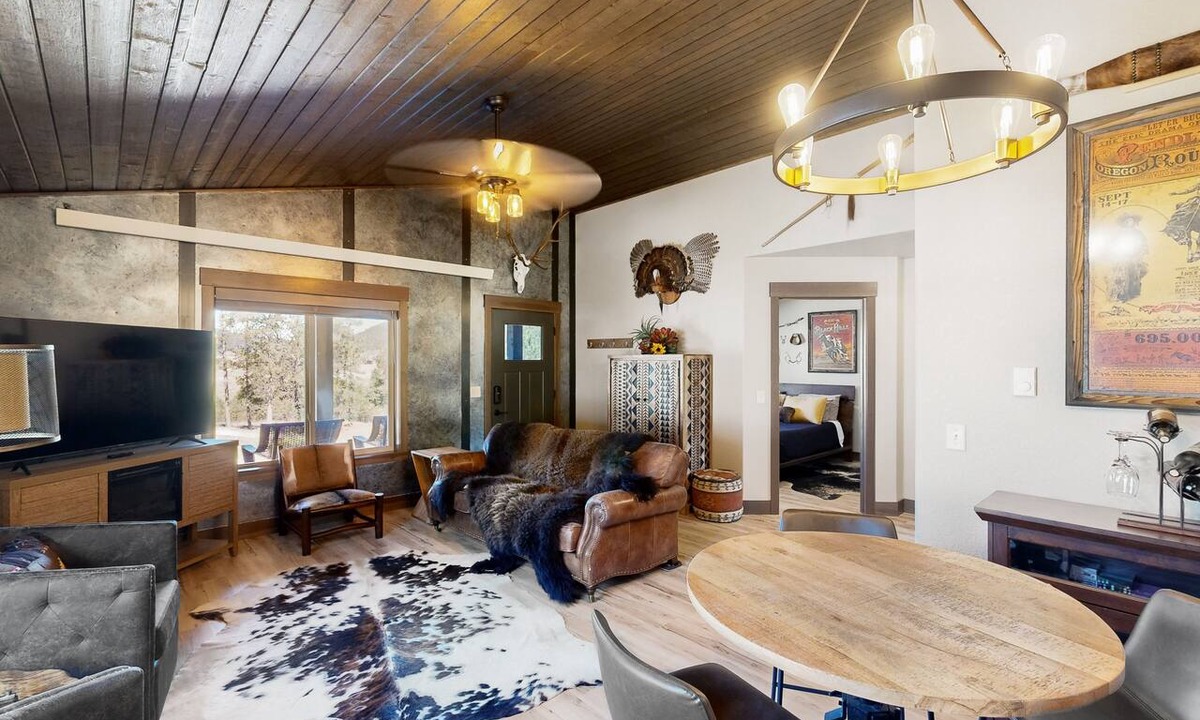 Sturgis Cabin | Dog-friendly mountain view cabin with a washer/dryer, BBQ, & full kitchen