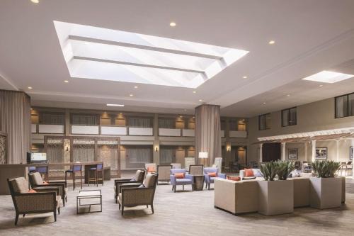West Laurel Hotel | DoubleTree by Hilton Hotel Laurel