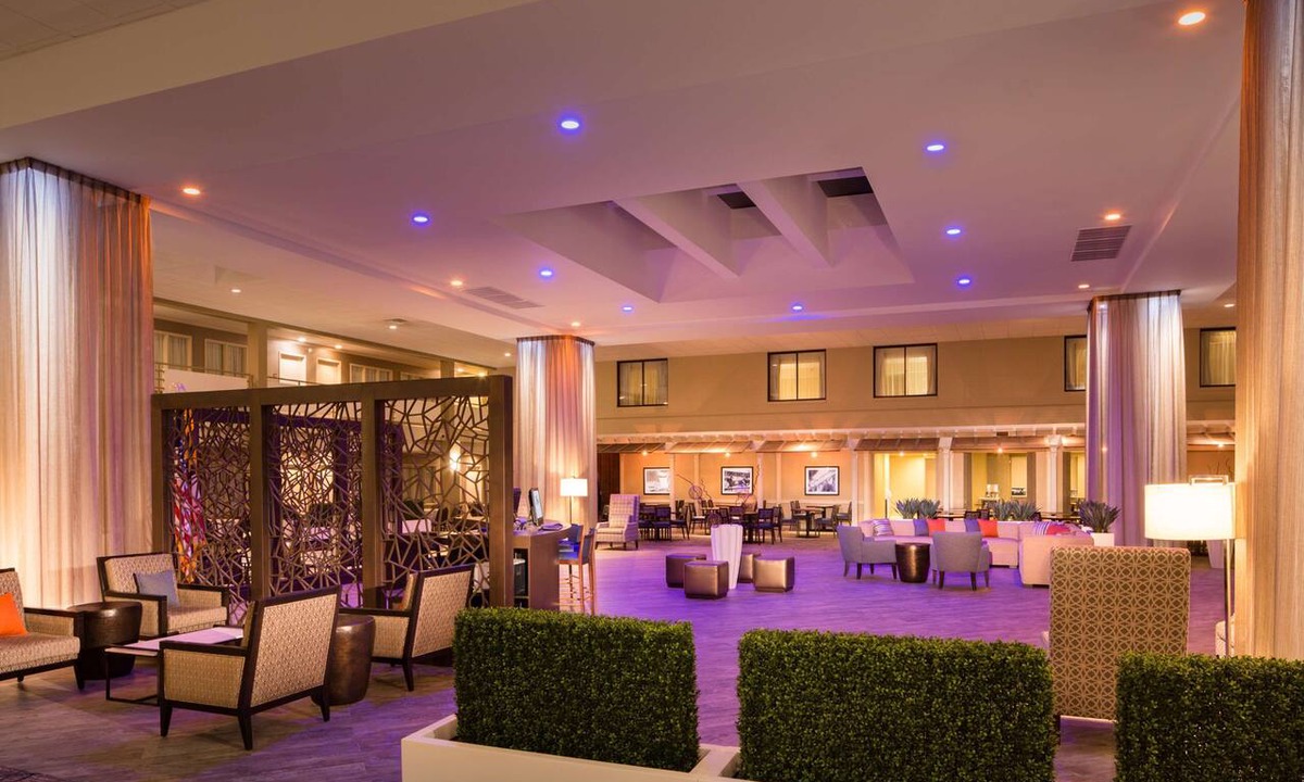 West Laurel Hotel | DoubleTree by Hilton Hotel Laurel