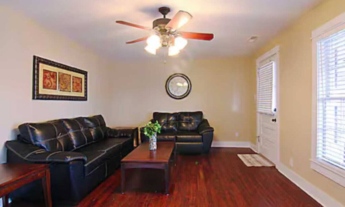 Florence Condo | Downtown Florence Condo|Pet Friendly N/Attraction