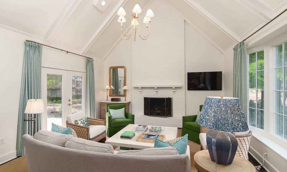 Oxford House | Downtown Hideaway