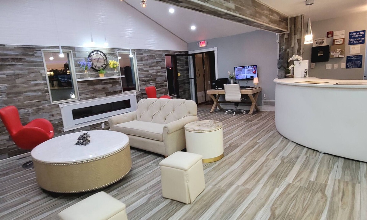 Hastings Hotel | Dragonfly Inn and Suites