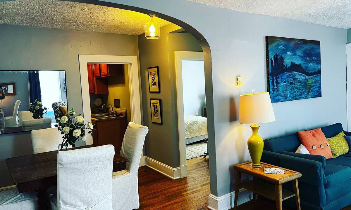 Winchester Apartment | Dreamweaver — 1BR 1BA just two blocks from the downtown walking mall