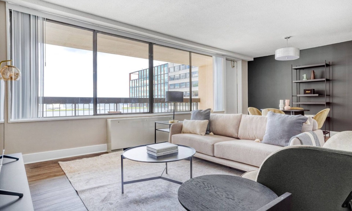 Crystal City Apartment | Dreamy Crystal City 2BR w/Gym & Concierge, steps to Metro, by Blueground