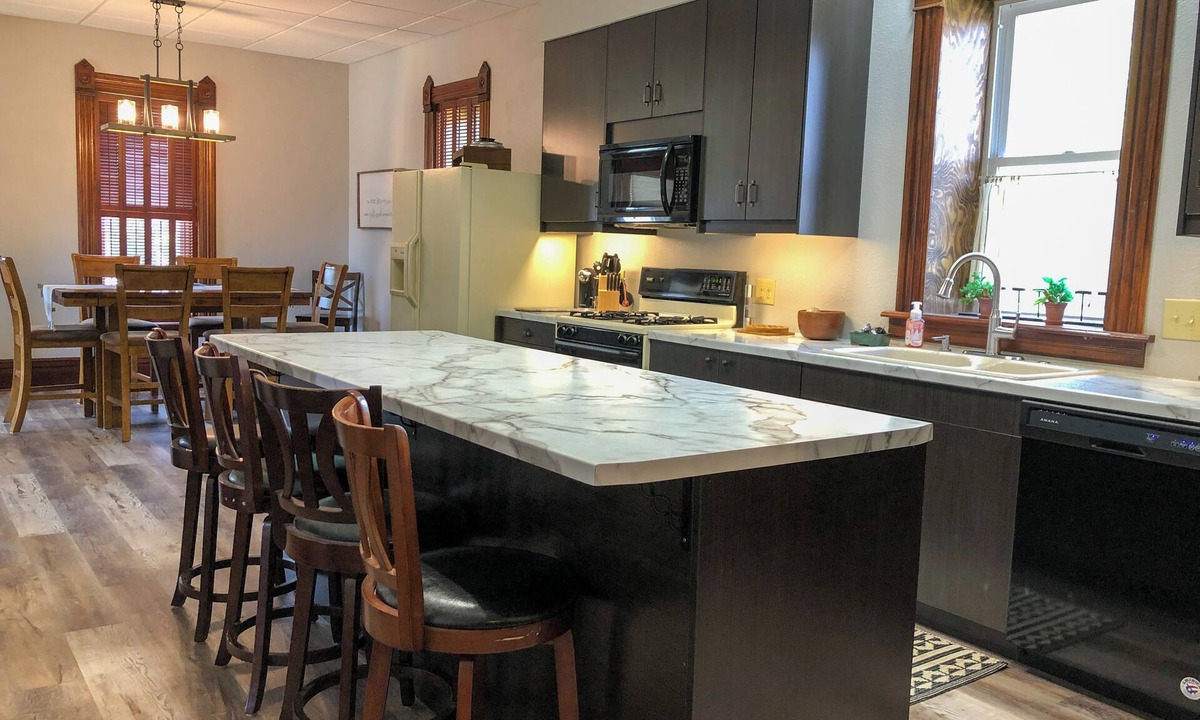 Monona House | Driftless Manor Getaway