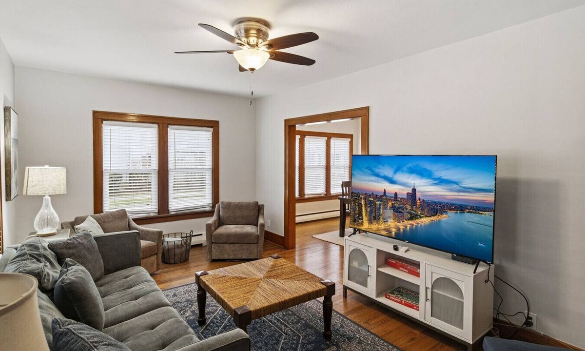 Libertyville Apartment | DT Libertyville Home w/Arcade PacMan by Navy Base