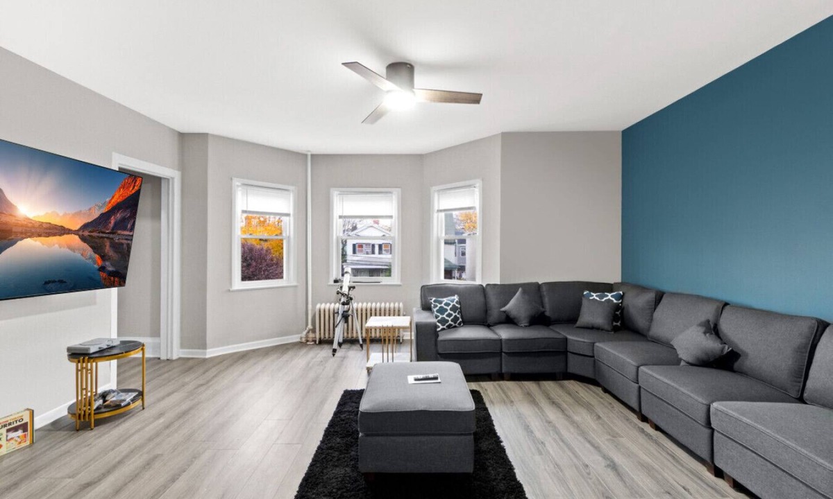 Constable Hook House | Duplex|4Min Walk to NYC Train|Gameroom|Hotub+Sauna