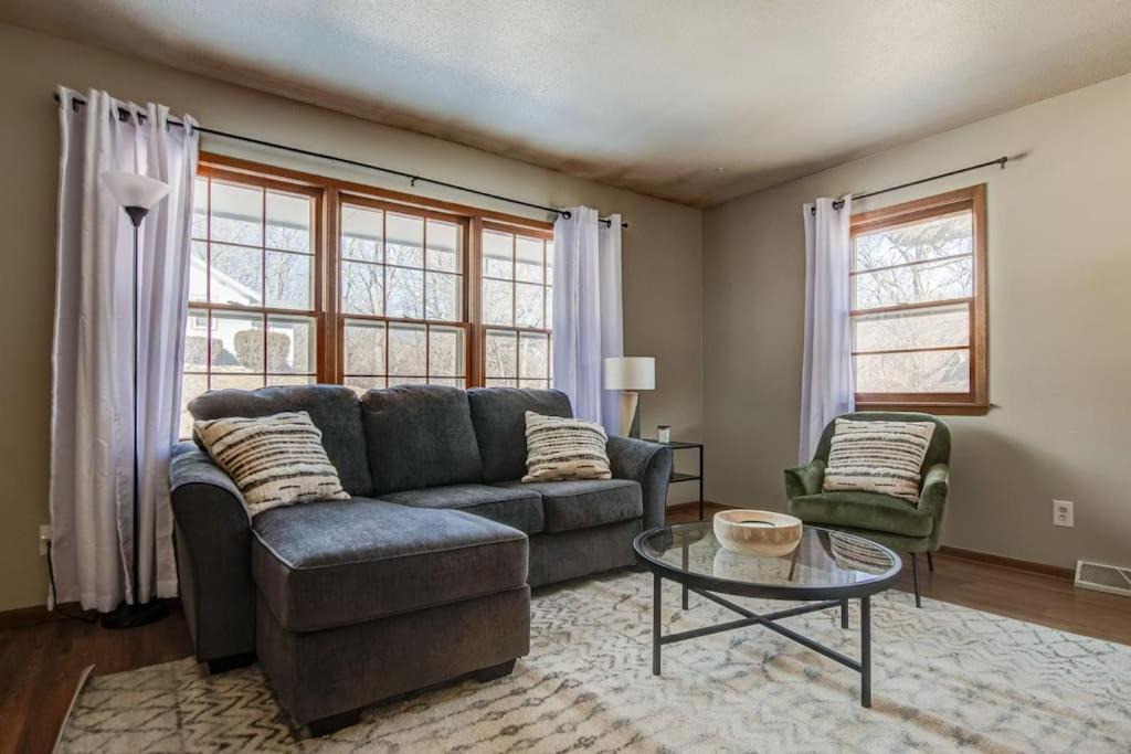 Des Moines House | Duplex with Queen Beds Minutes from Drake
