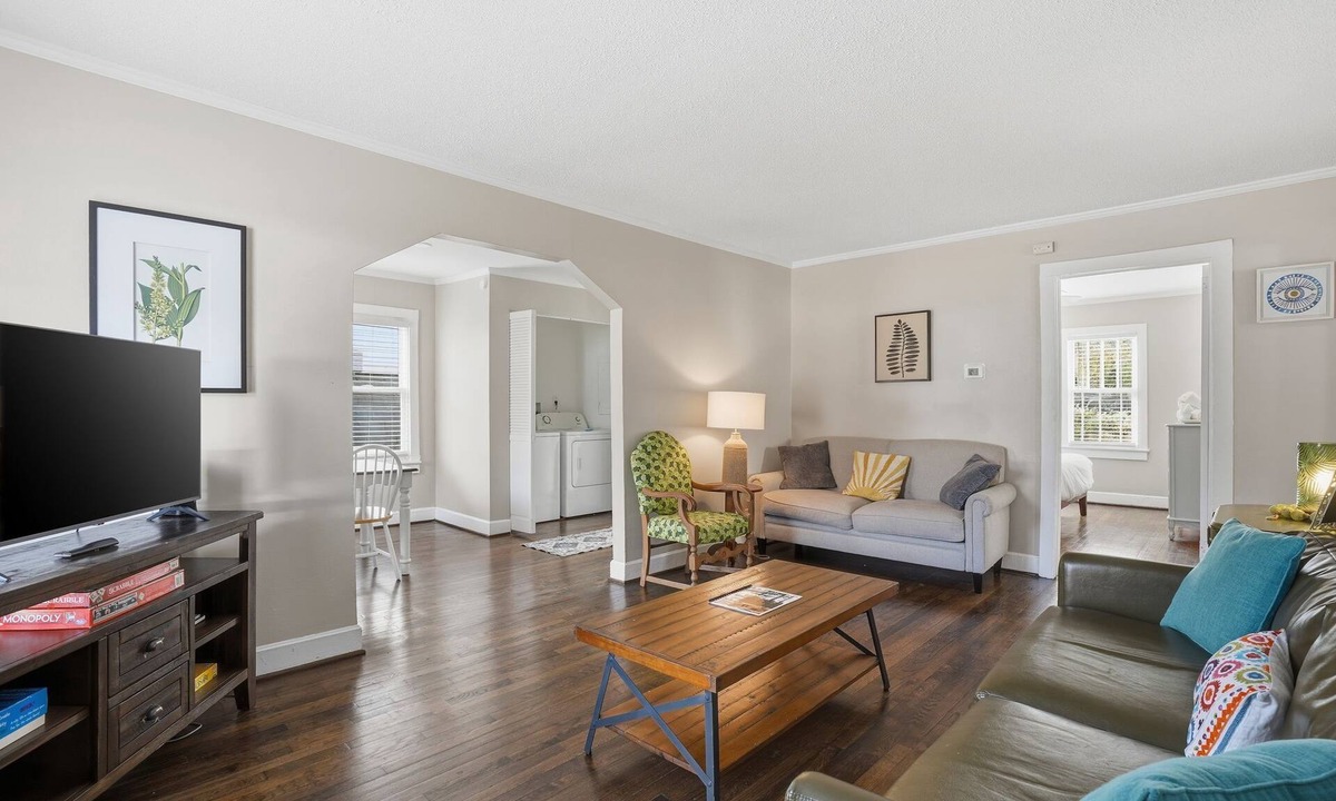 Crestline Heights House | East Lake Cottage - Close to Airport