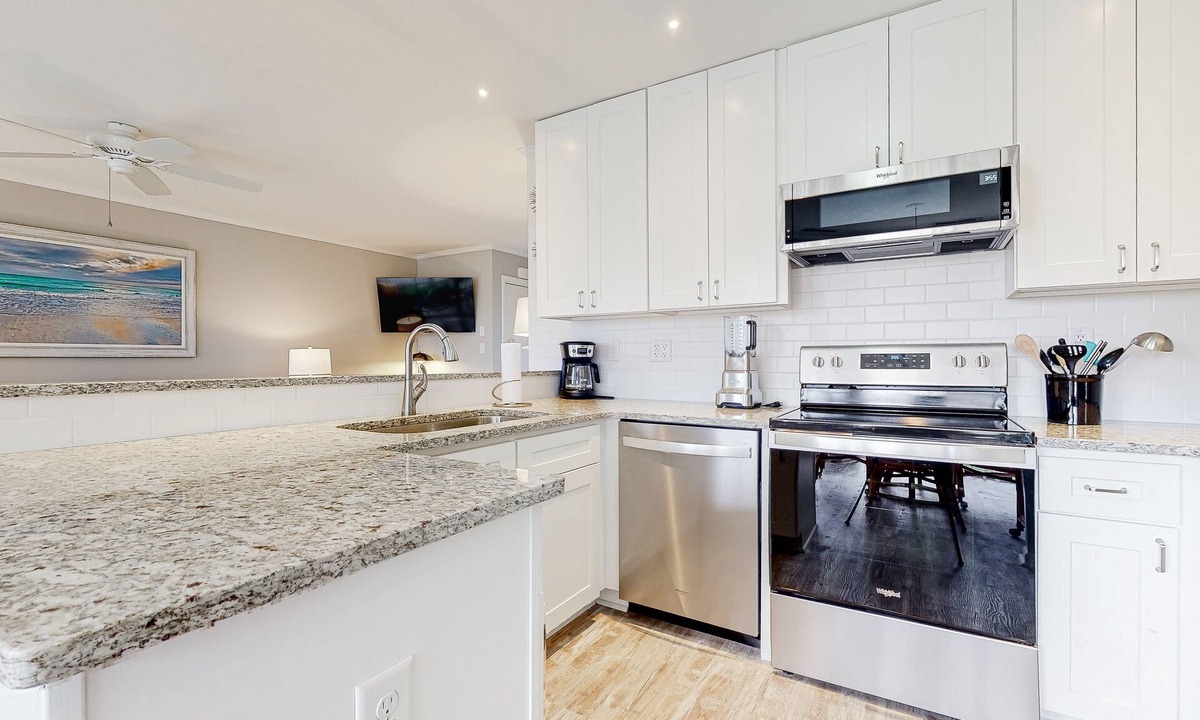 Fenwick Island Condo | East of the Sun condo with screened porch, fast WiFi, W/D, AC, and pool