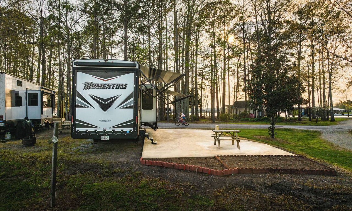 Gadsden House | East Stay at River Rocks Landing