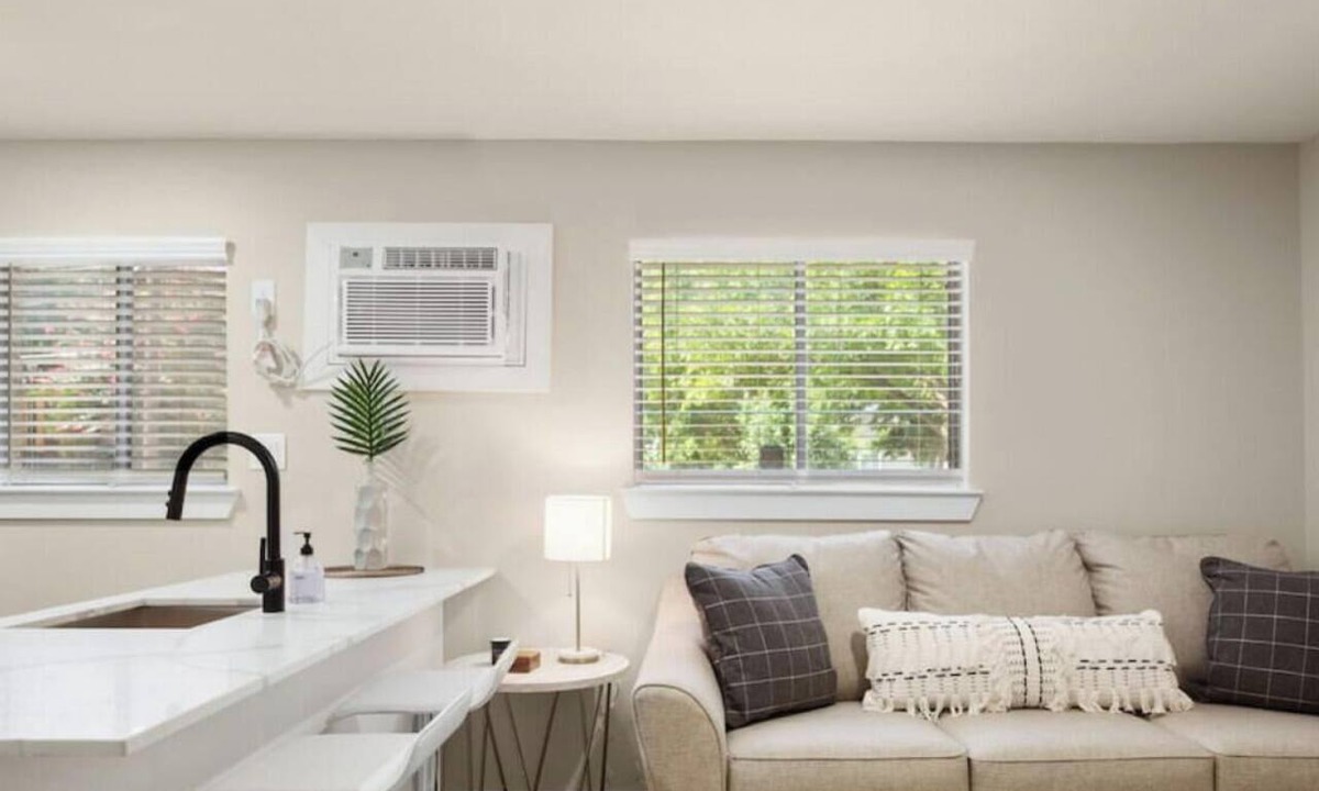 North University Apartment | Easy Access to UT Campus! Shared Pool + Parking