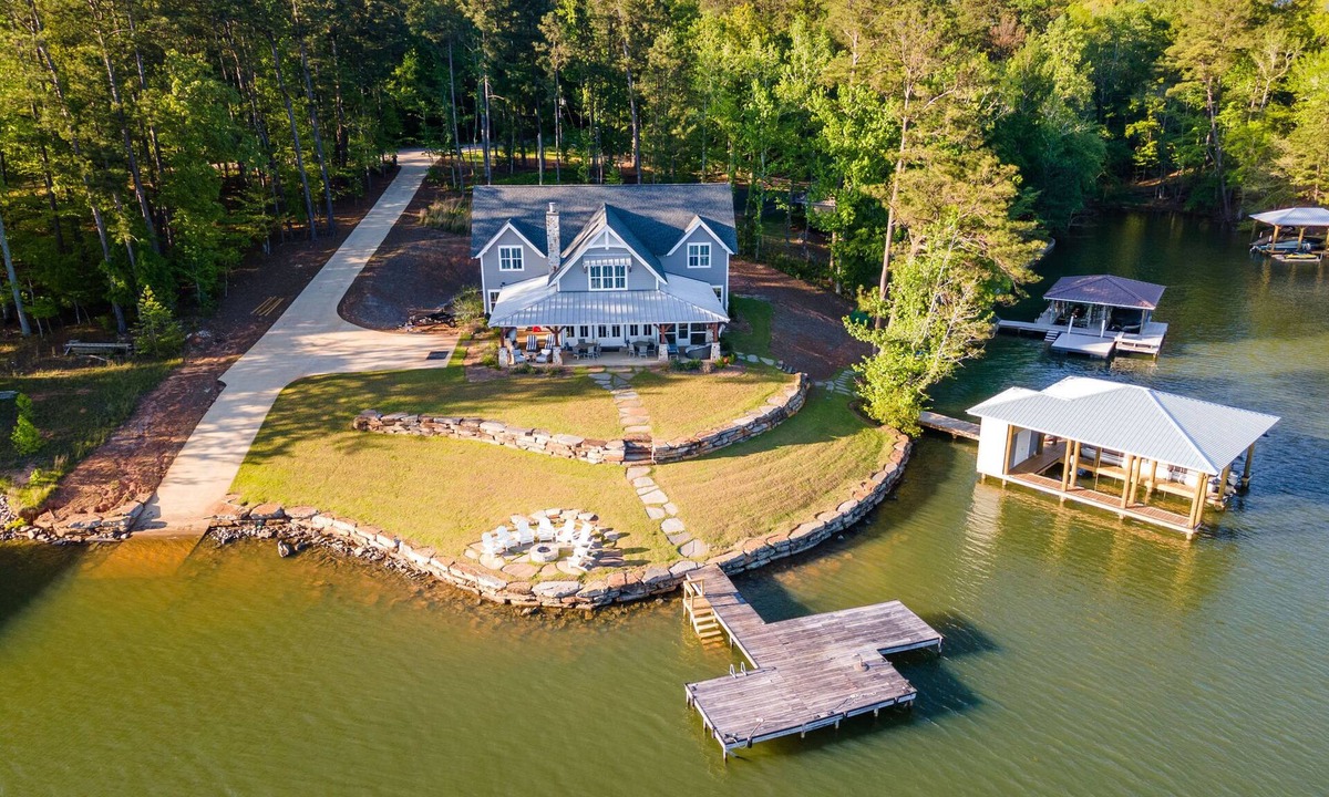 Coosa County House | Easy Street by Lake Martin Vibe
