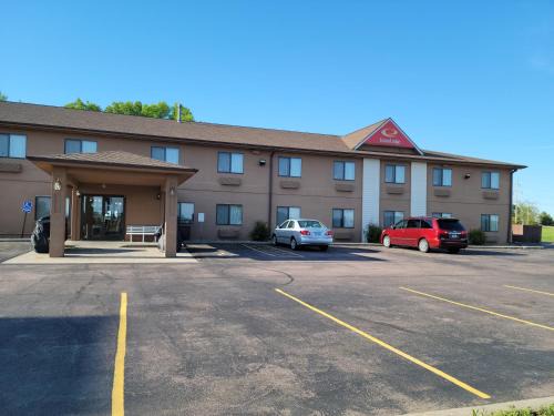 Oacoma Cabin | Econo Lodge Oacoma - Chamberlain West