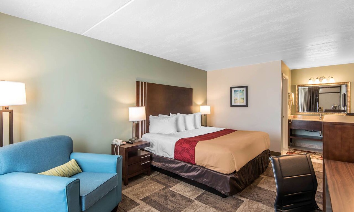 Oak Grove Hotel | Econo Lodge Oak Grove-Blue Springs
