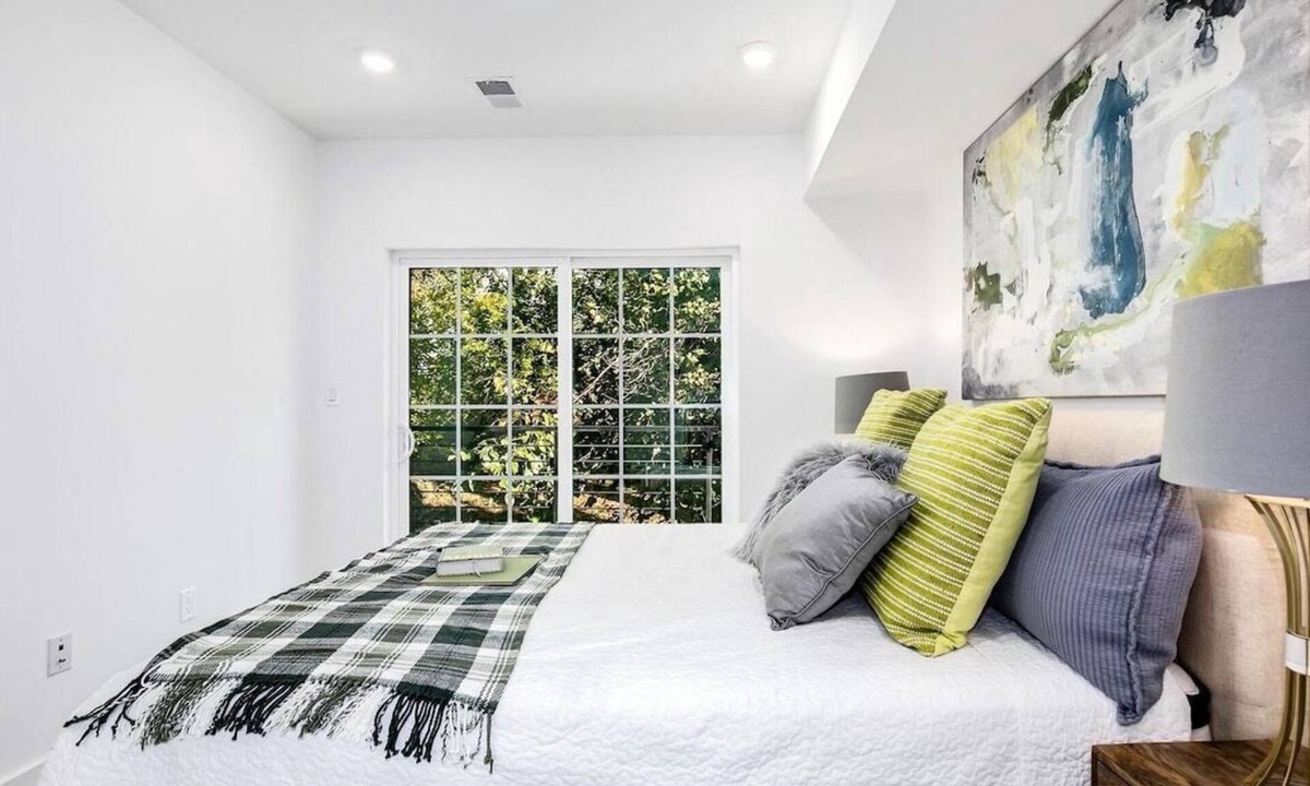 Brookland Bed & Breakfast | Elegant 2BR with Stunning City Views in DC