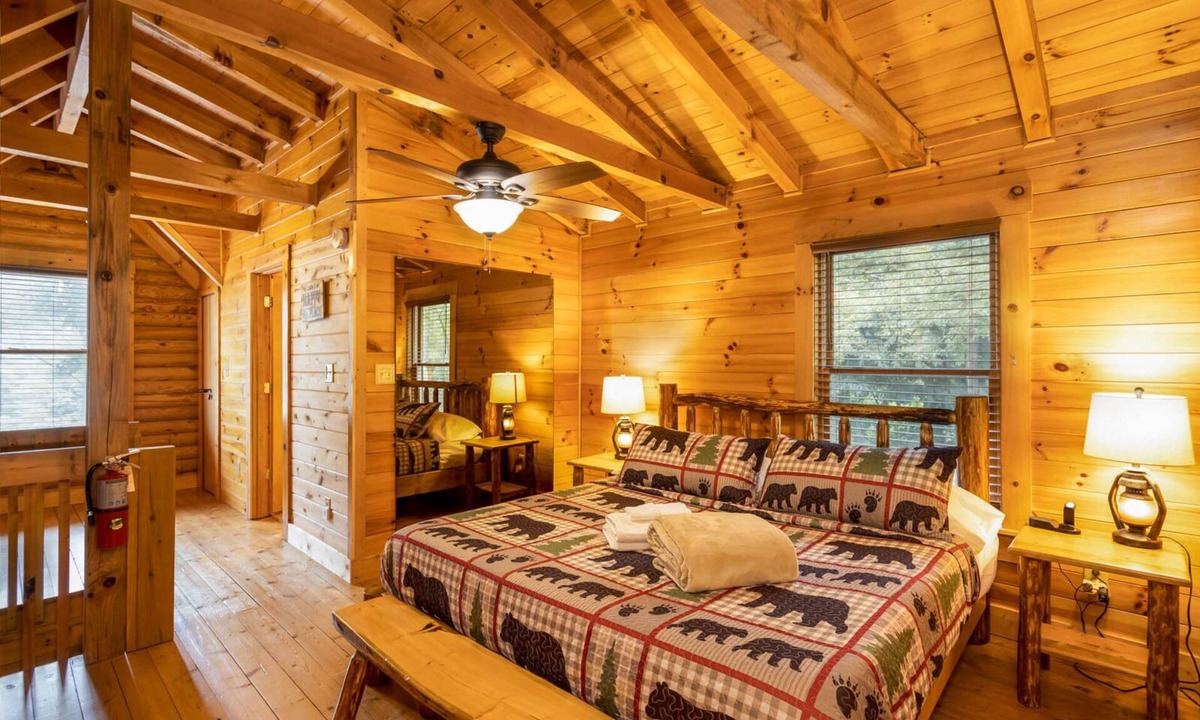 Vilas Cabin | Elegant Lodge Near Historic Valle Crucis