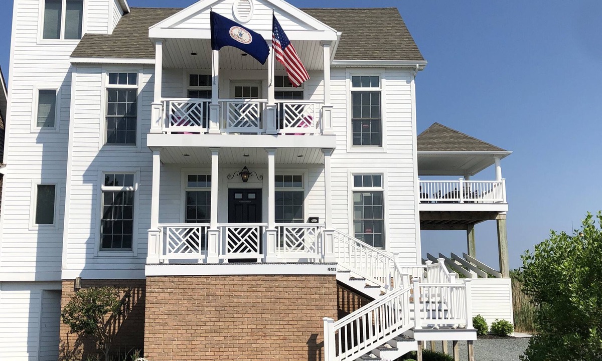 Chincoteague House | Elegant Waterfront Residence, Magnificent Sunsets, Close to Town Ctr, Elevator
