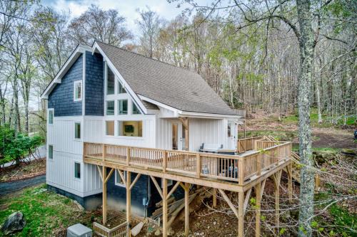 Charter Hills House | Elevation Escape
