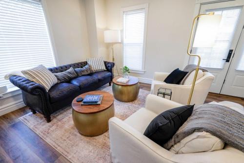 Maquoketa House | Eliza Gothic