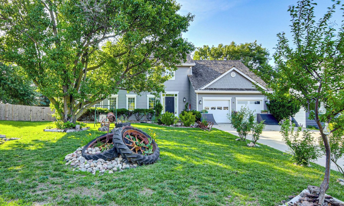 Clive Cottage | Endless Fun! Family Home w/Spacious Yard in Clive
