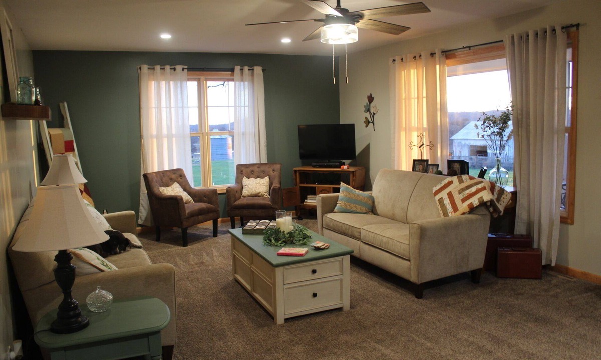 Dawn House | Enjoy rural Missouri and a quiet getaway at White Cottage Farm.