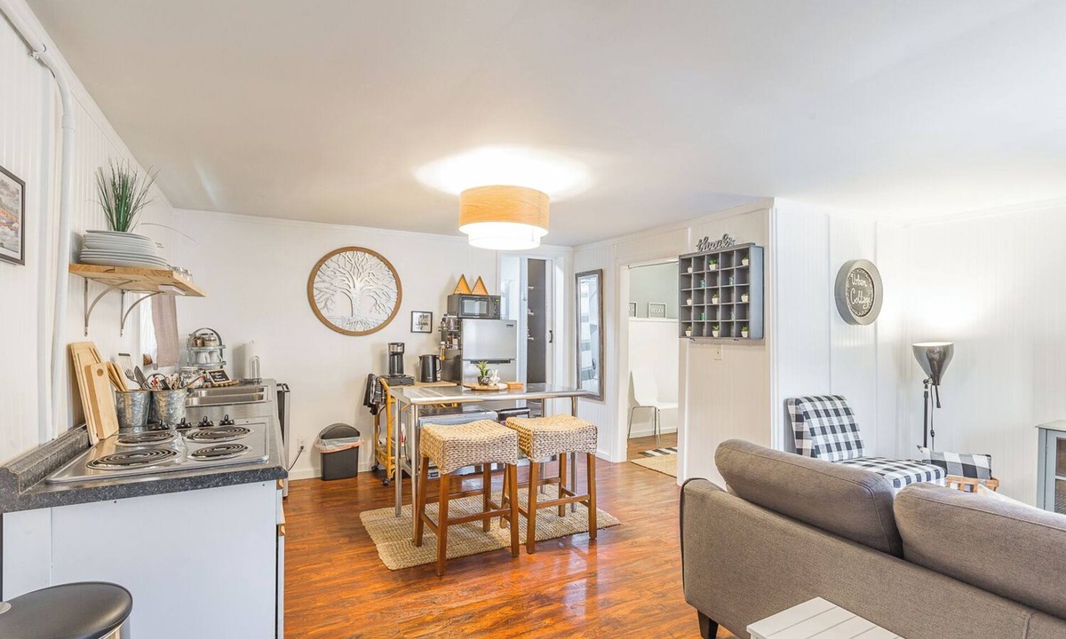 Chattanooga Cottage | Enjoyable 1-bedroom cottage with AC in charming Chattanooga