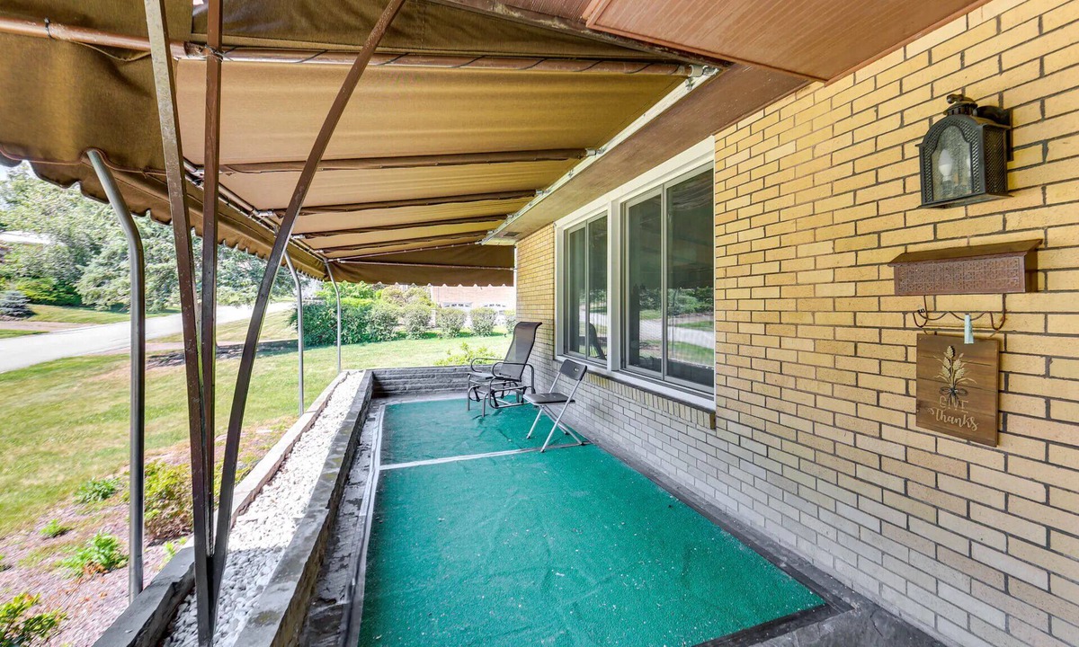 Monroeville House | Enjoyable 4-bedroom house with AC in Monroeville