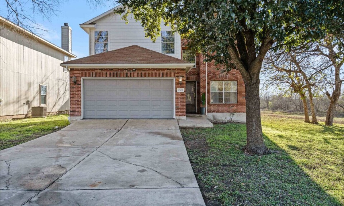 Manor House | Entire 8-BR Home Near Tesla & Samsung Sites