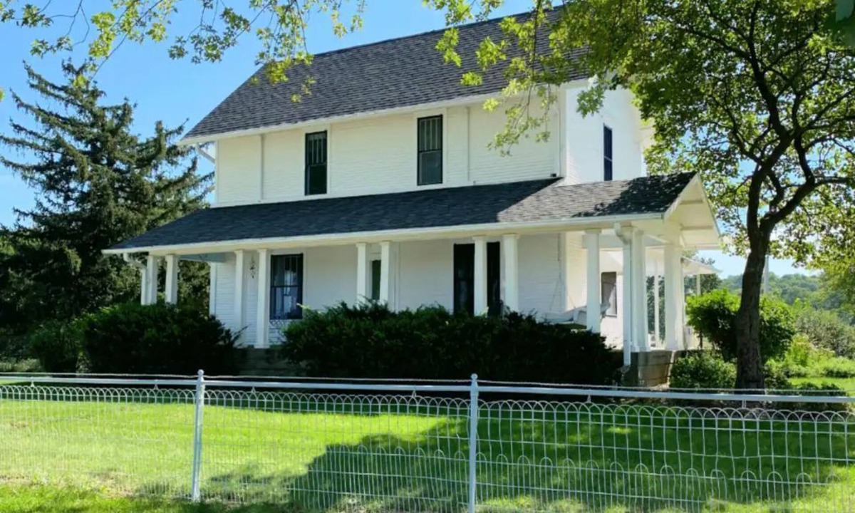 Winterset House | Entire farmhouse in the country