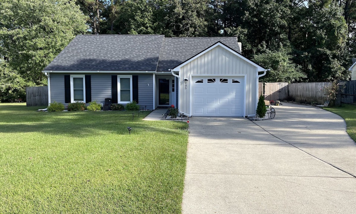 Jacksonville House | ESCAPE INTO OUR OASIS - full of amenities