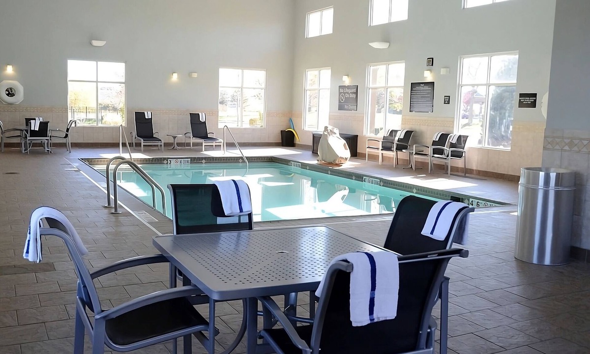 Athens Hotel | Everything You Need For The Perfect Vacation! Indoor Pool, Free Breakfast!