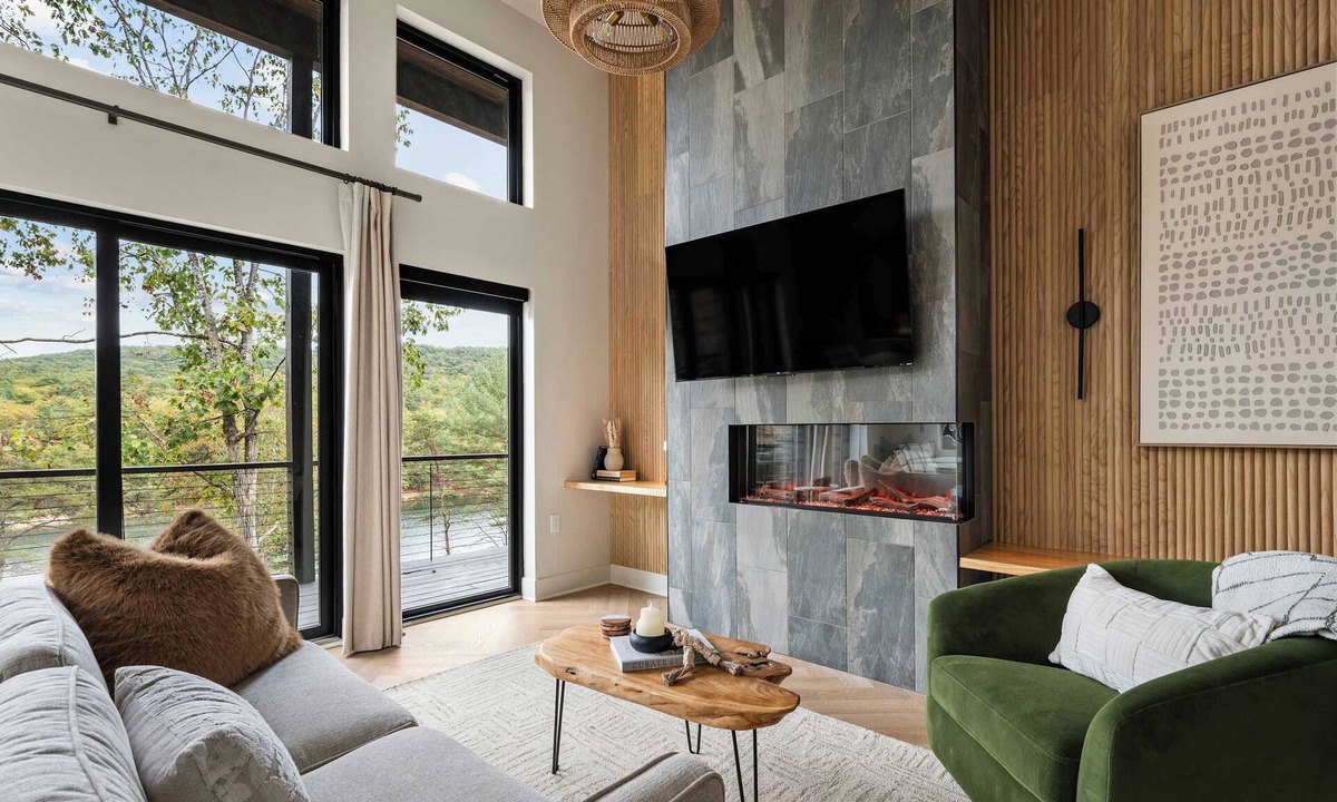 Lake Laura Ski Chalet | Exhale | Romantic Lakefront Chalet w/Hot Tub