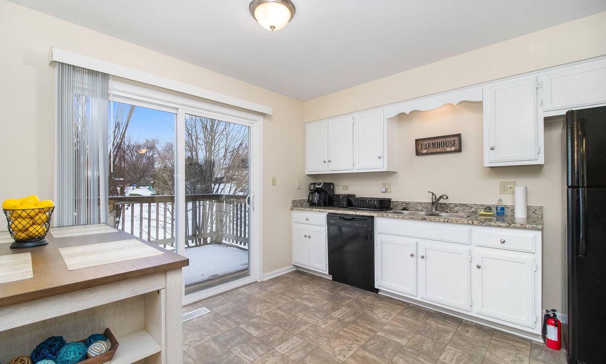 Aurora House | Extended Stay Aurora FHS Rental - Lehnertz