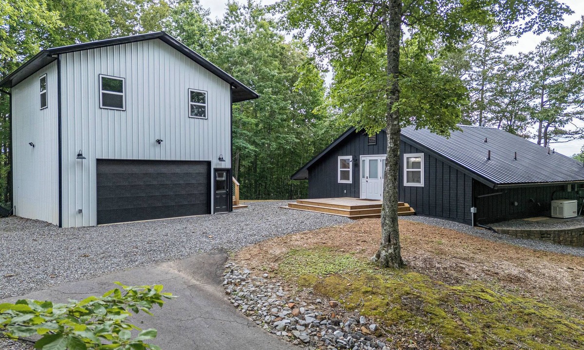 Unaka House | Fabulous Murphy home on over 6 acres -Completely private