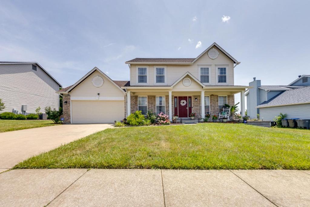 O'Fallon House | Families Welcome! Spacious O'Fallon Home w/Yard